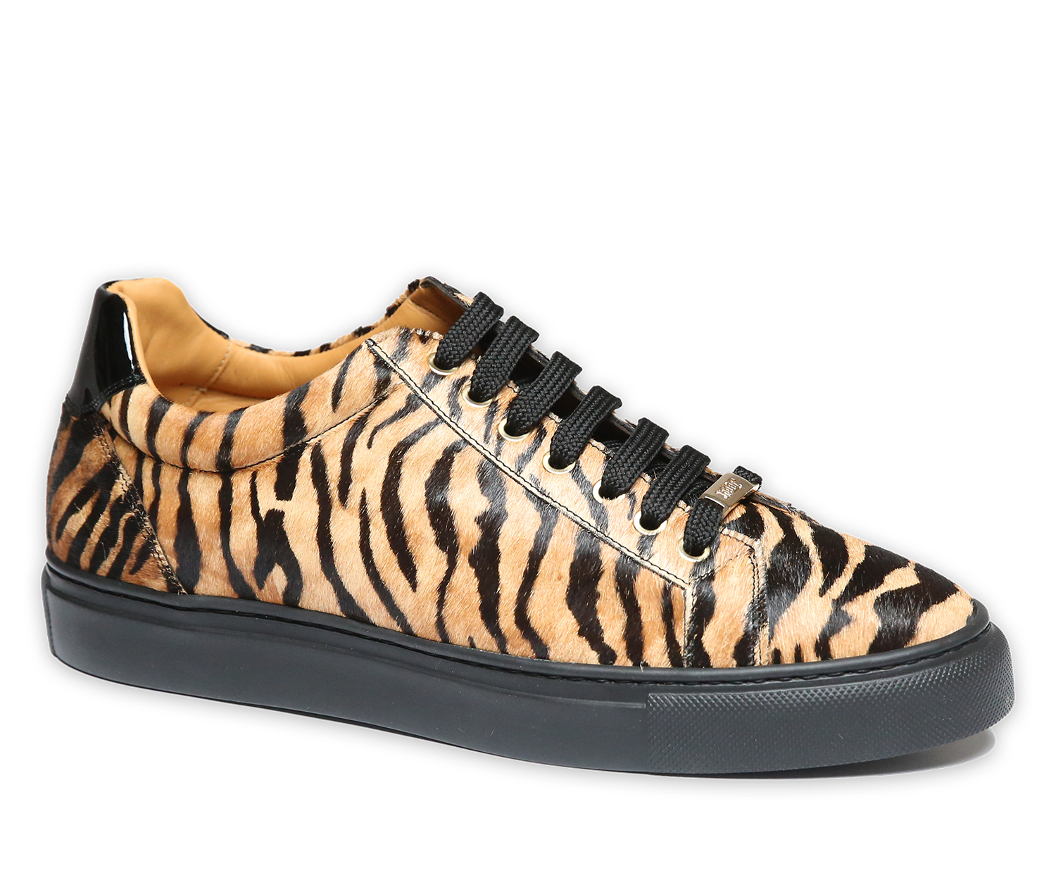 Sneaker aus Fell mit Tigerprint
