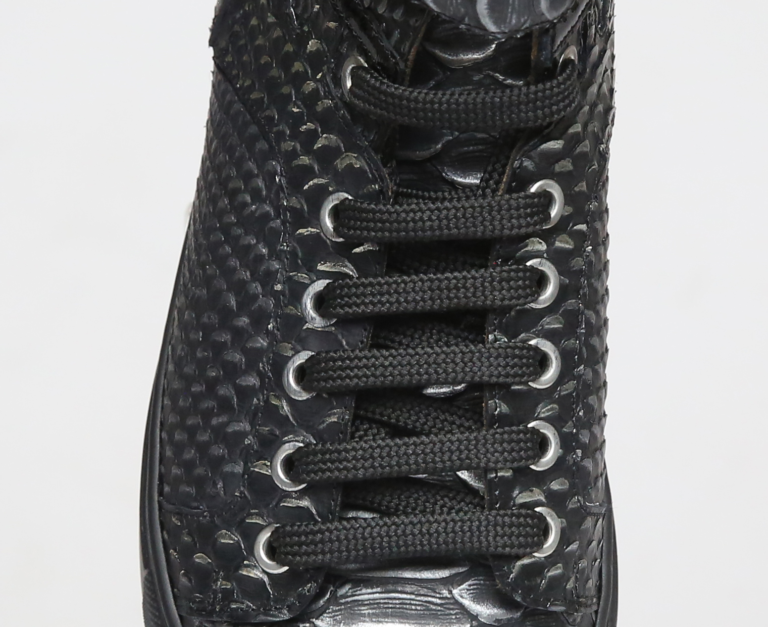 Hochgeschnittener Sneaker in Pythonprägung – Bild 3